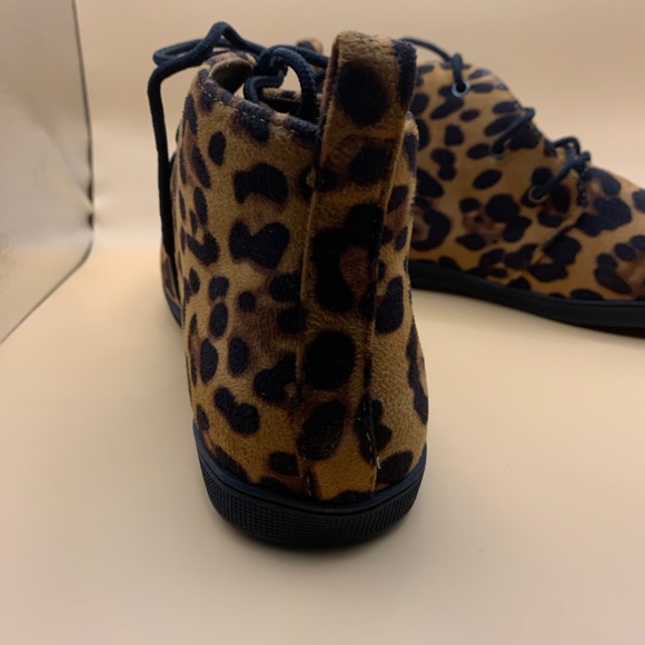 velvet texture LEOPARD BOOTIES - Picture 3 of 3